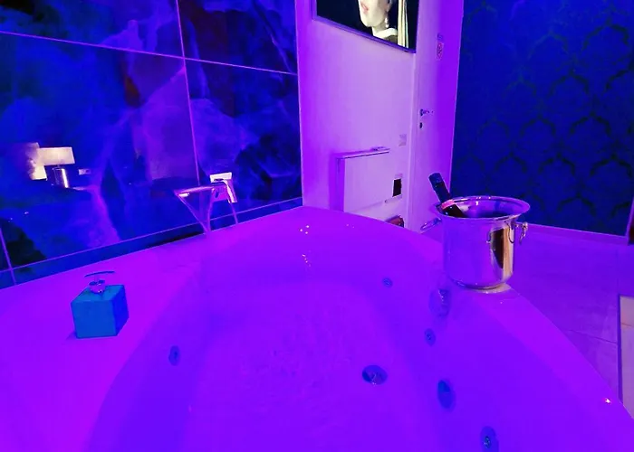Maschio Angioino 4* Naples