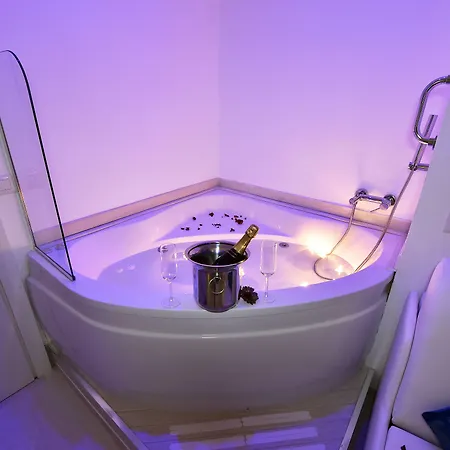 Maschio Angioino Отель типа 