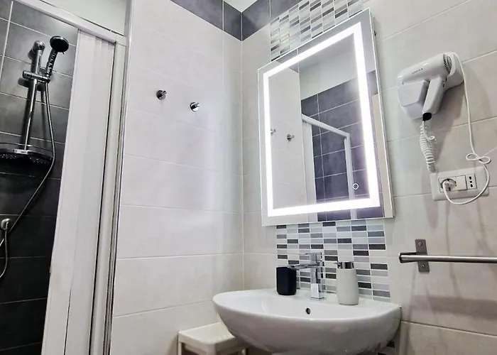 Maschio Angioino 4* Naples